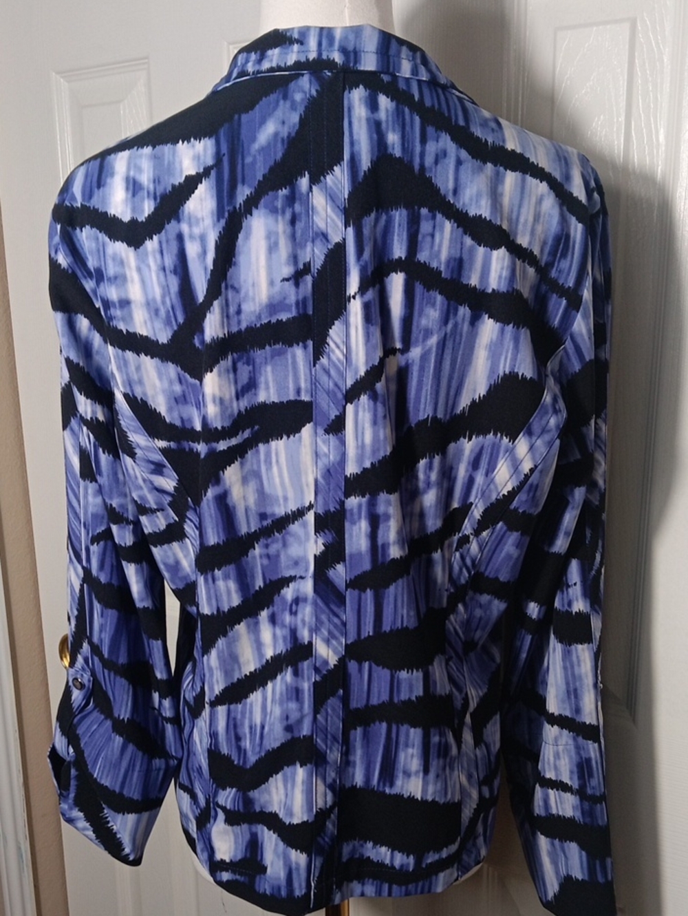 Chico’s Zenergy Purple Abstract Tie Dye Zip Up Jacket EUC - Size 1 / US 8 Med - Picture 7 of 13